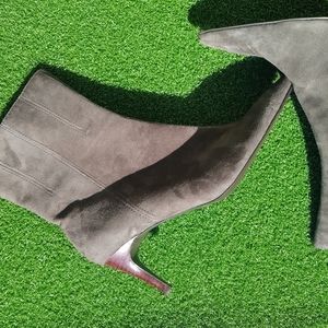 never worn suede NINE WEST ankle boots size 9.5